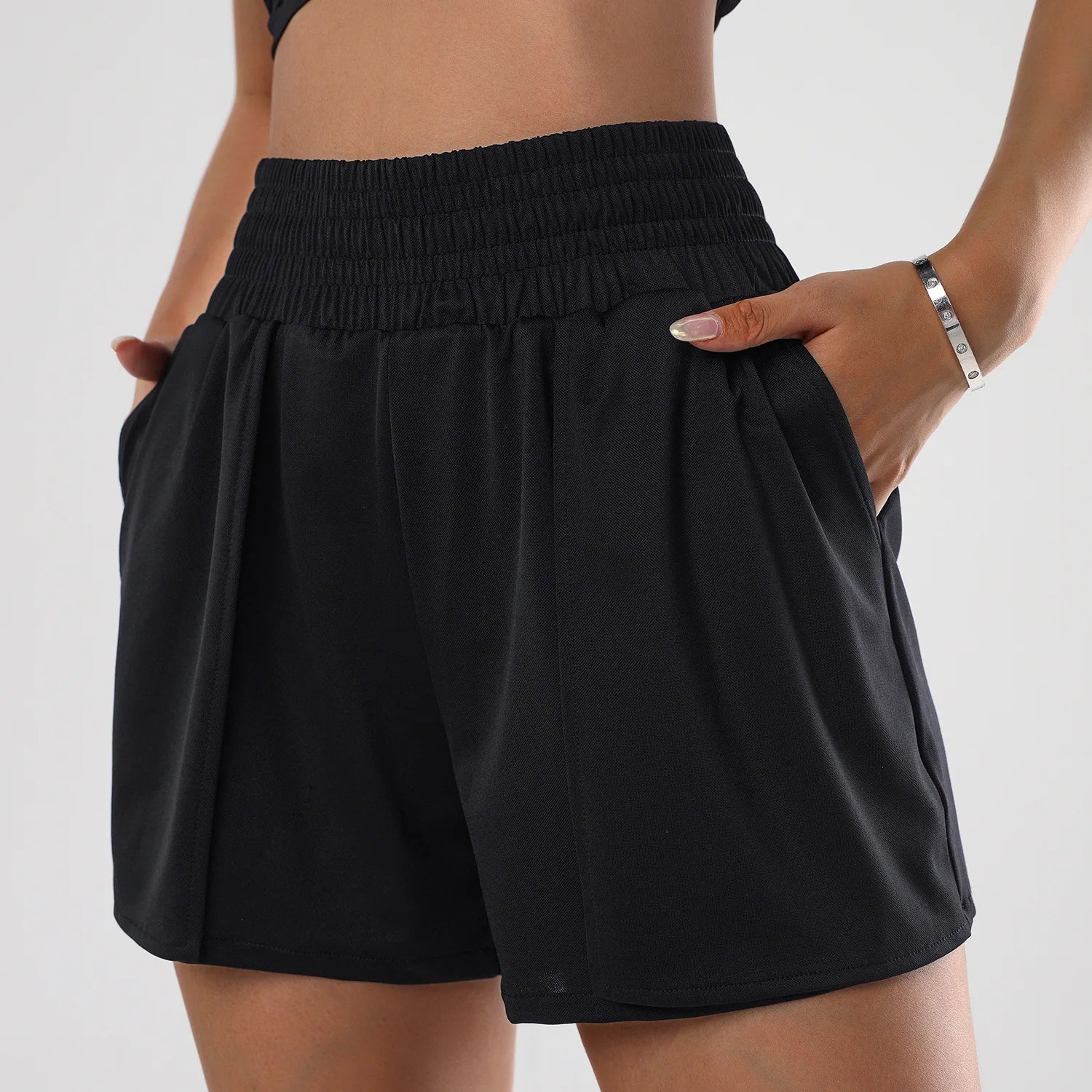 Spandex Sports Shorts with Phone Pockets Loose Yoga Shorts 